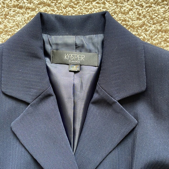 EUC Kasper suit - Picture 2 of 7